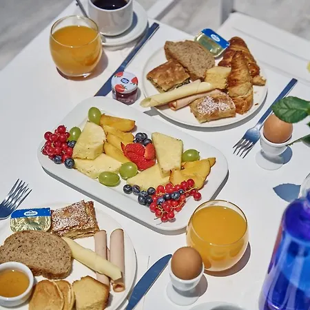 Paolas τown Boutique فندق 4*