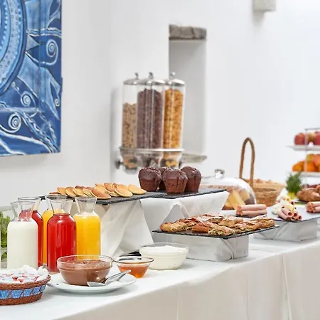 فندق Paolas τown Boutique 4*