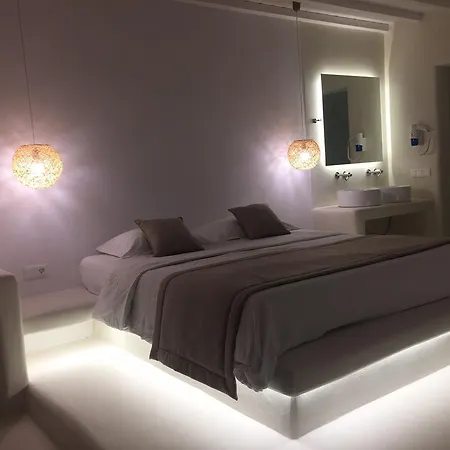 Отель Paolas τown Boutique 4*