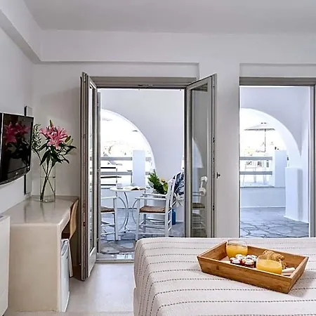 Paolas τown Boutique Hotel 4*